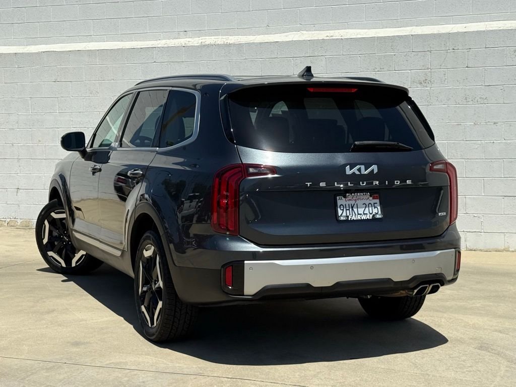 Certified Used 2023 Gravity Gray Kia S image 5