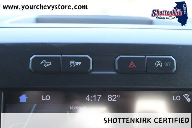 Used 2018 White Ford Lariat image 31