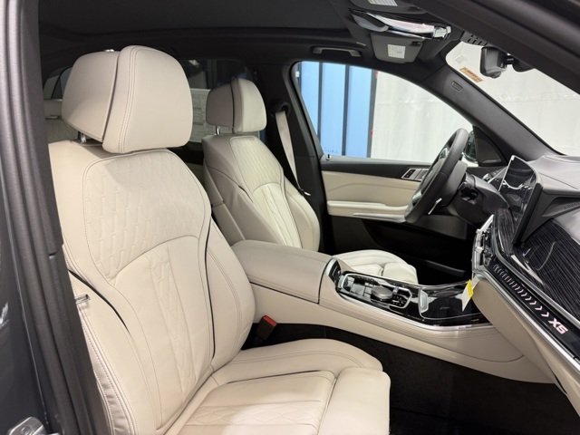 Used 2026 Dravit Grey Metallic BMW xDrive40i image 24