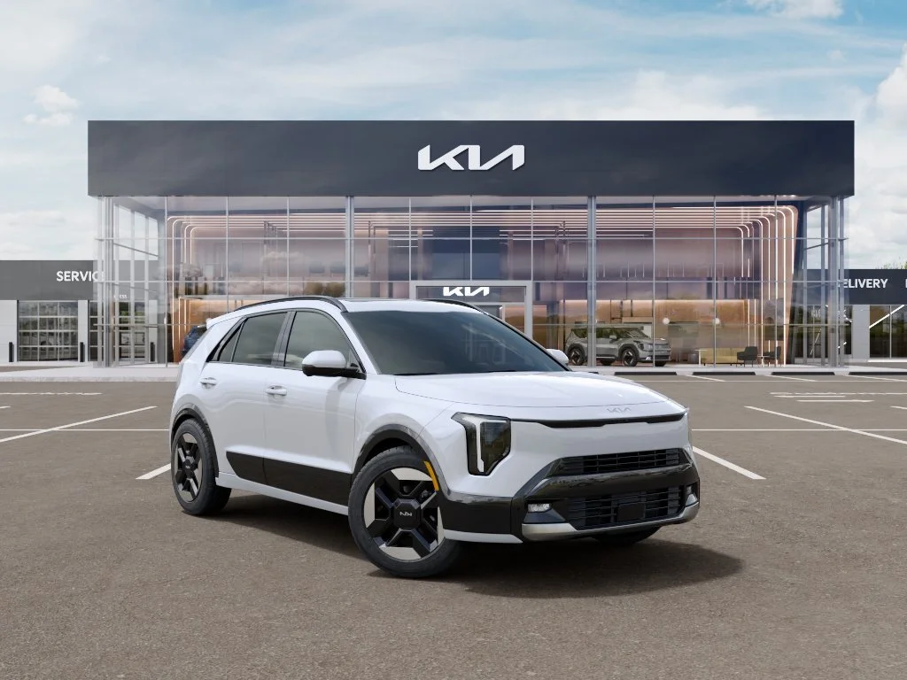 New 2027 Snow White Pearl Kia SX Touring image 8