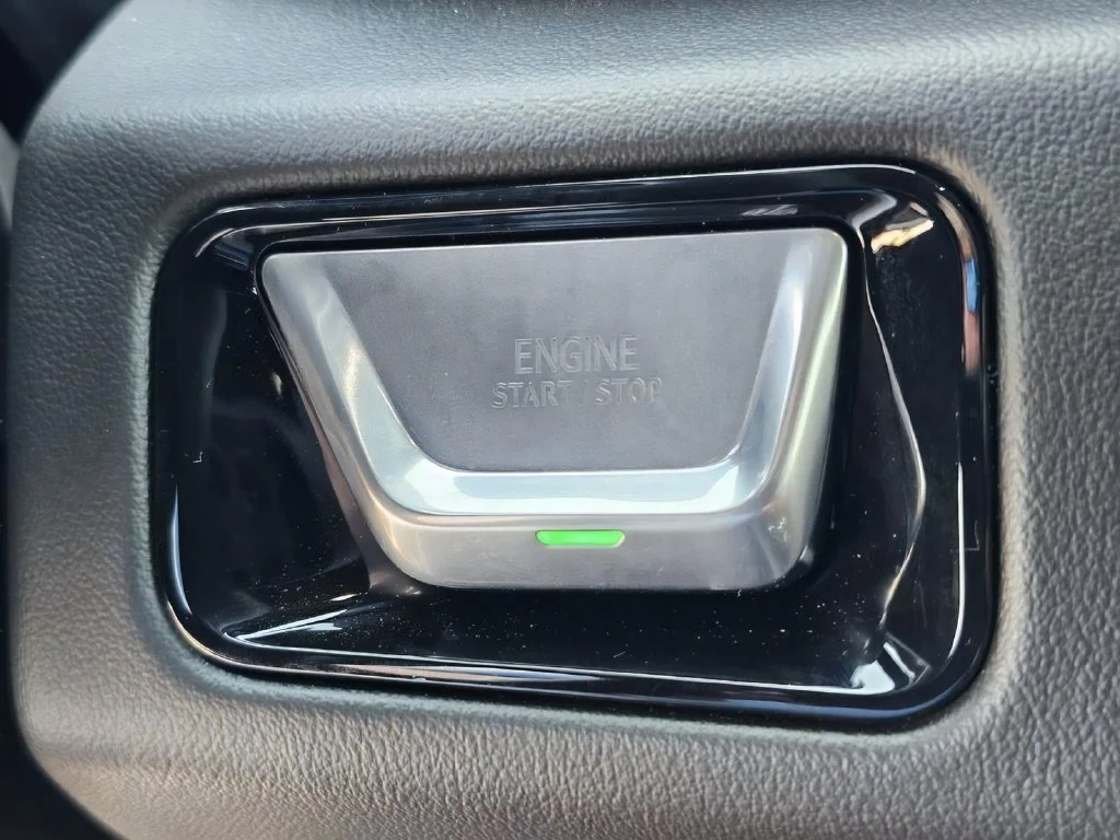 New 2026 Summit White GMC Elevation image 24