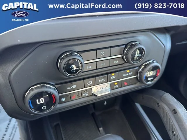 Used 2025 White Ford Badlands image 29