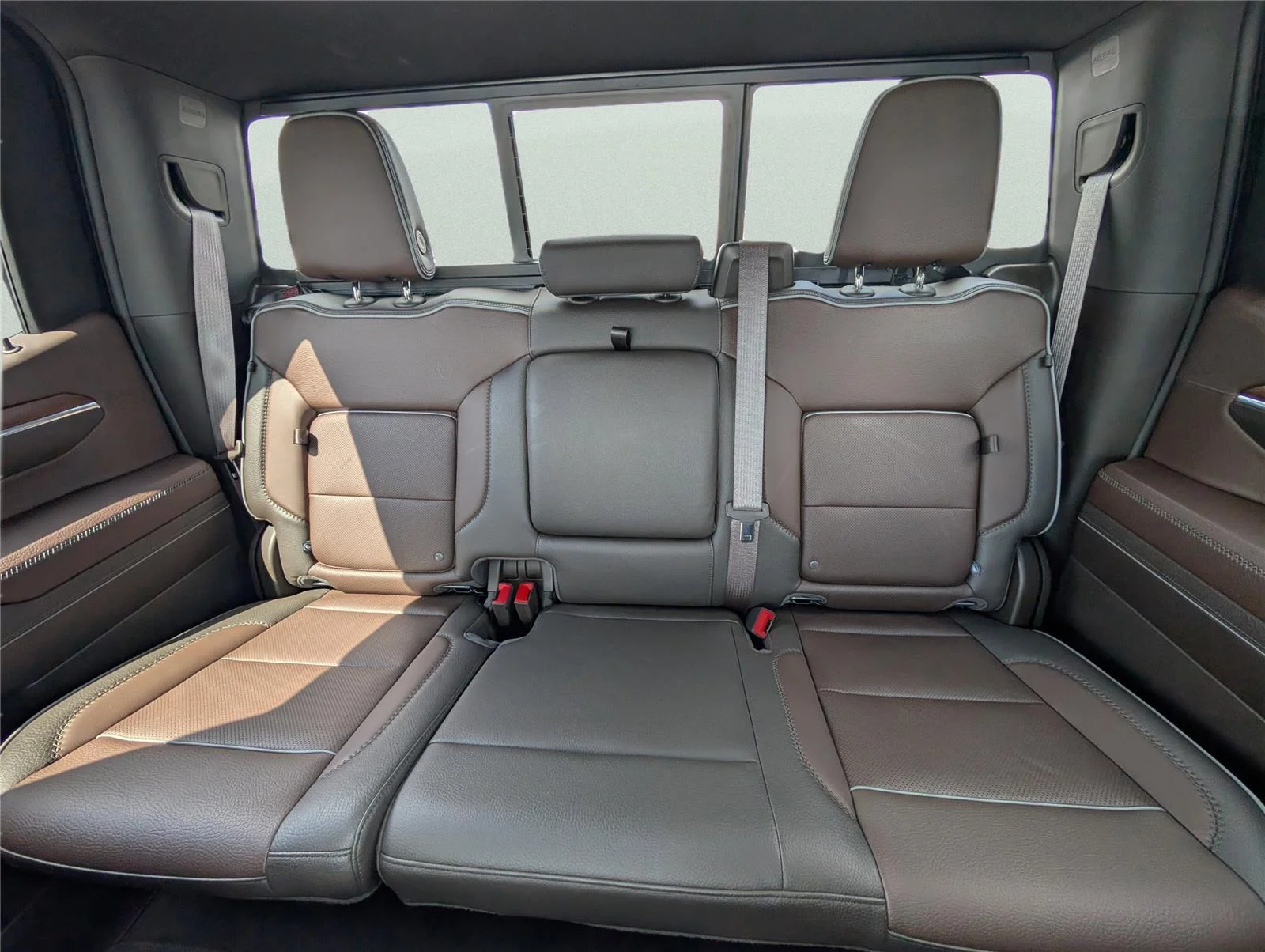 Used 2024 Sterling Metallic GMC Denali image 11
