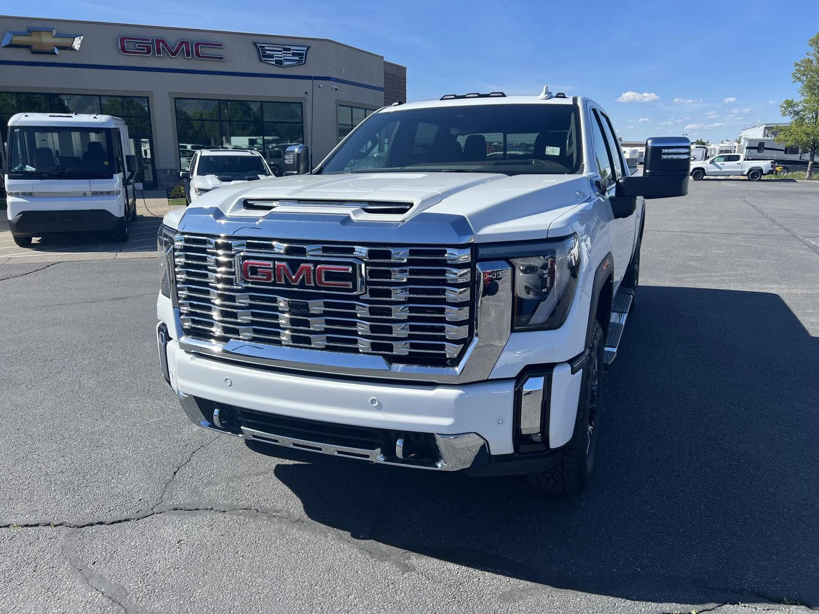 2026 GMC Sierra 3500HD Denali - Photo 9