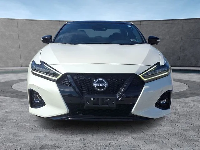Used 2023 White Nissan SR image 2