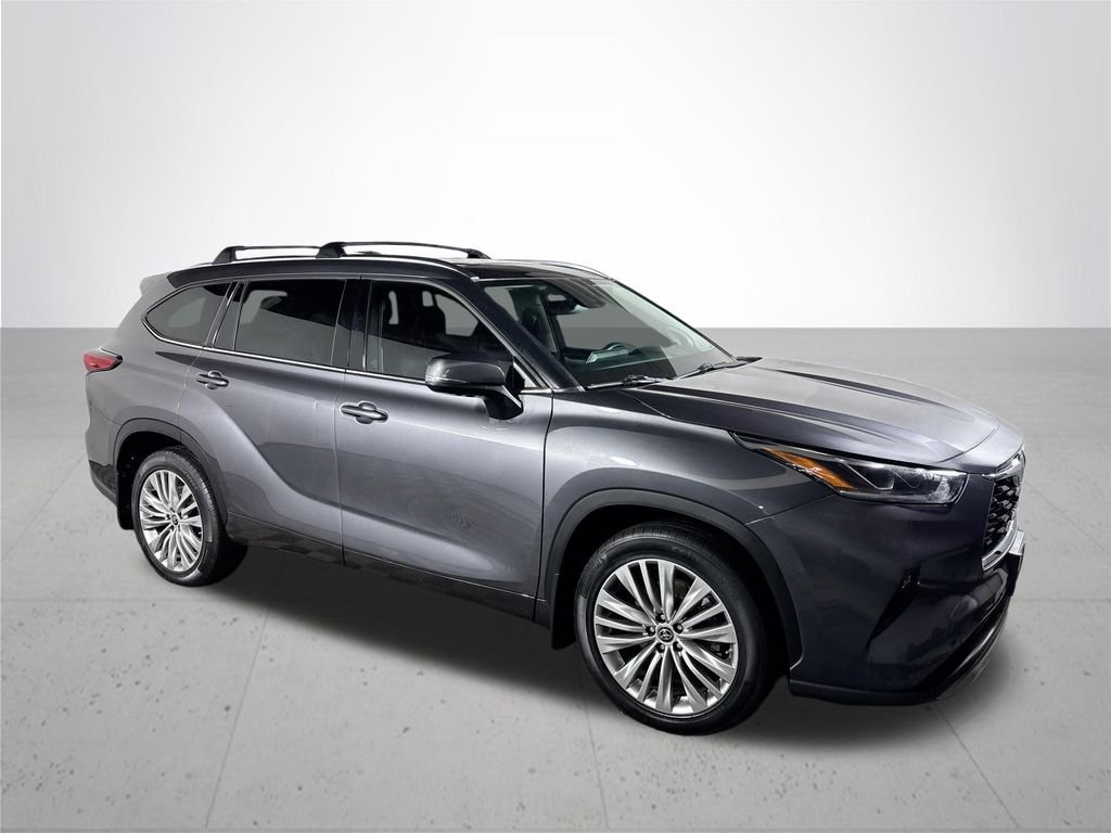 Used 2022 Gray Toyota Platinum image 4