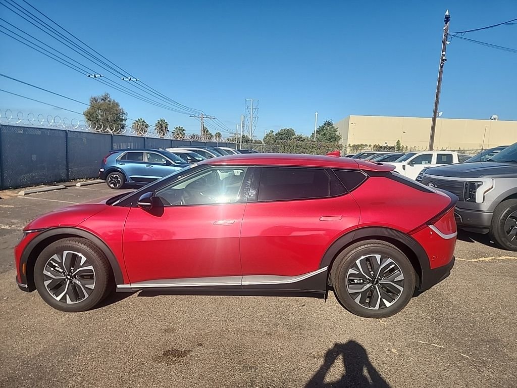 Certified Used 2024 Red Kia Light image 10