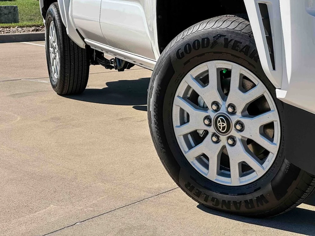 2026 Toyota Tacoma SR - Photo 31