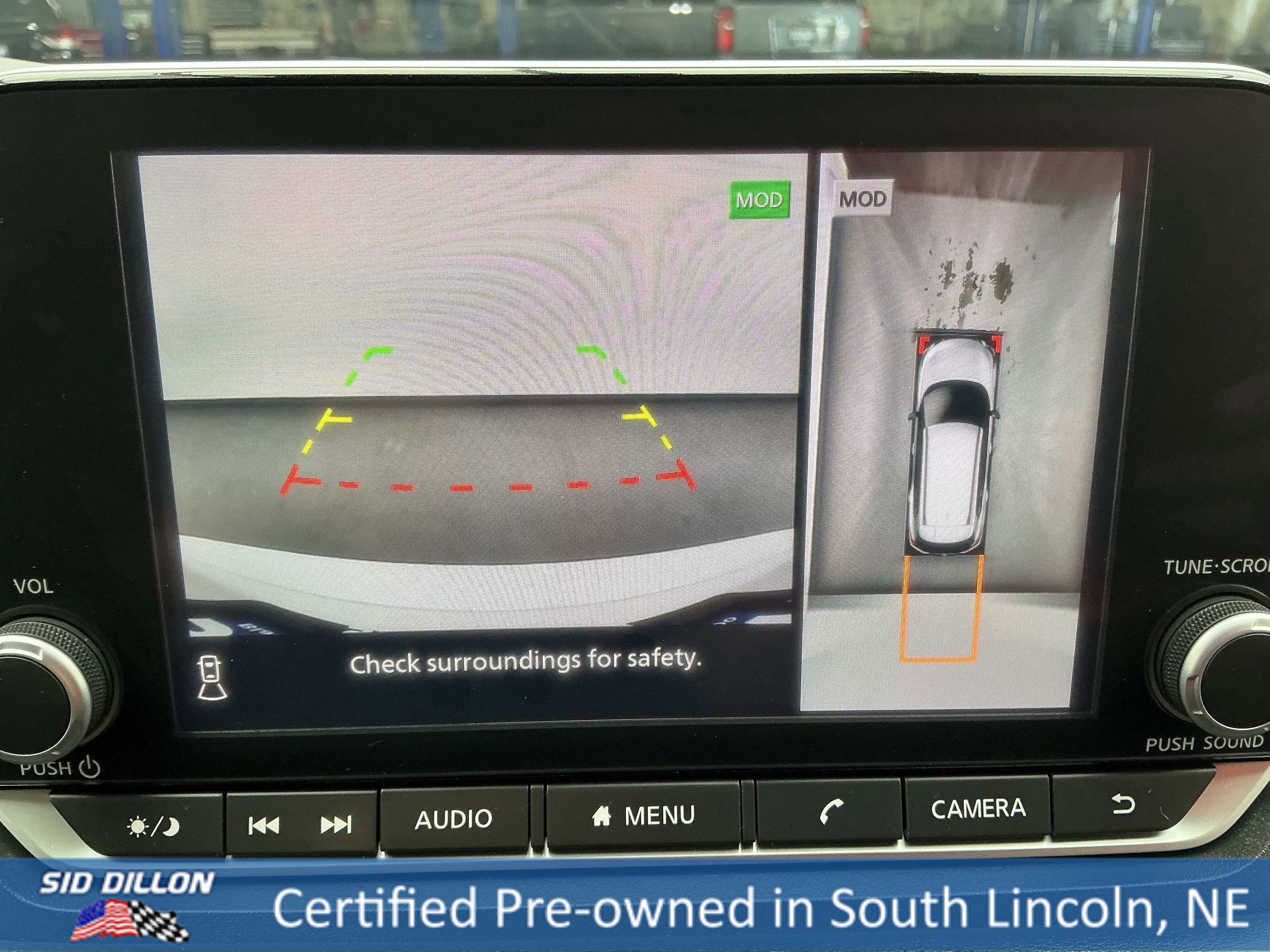 View vehicle photo 7