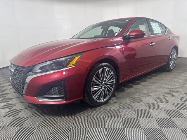 Used 2024 Red Nissan 2.5 SL image 8