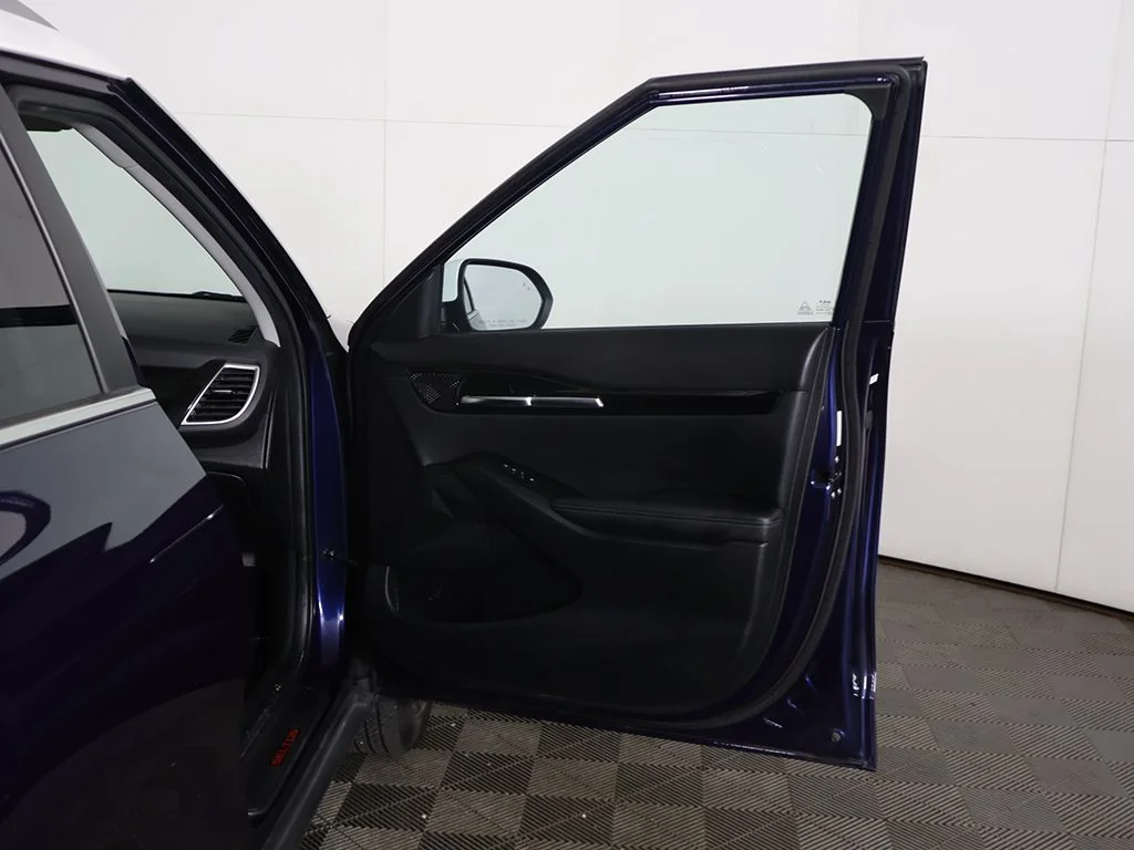 Used 2024 Blue Kia S image 19