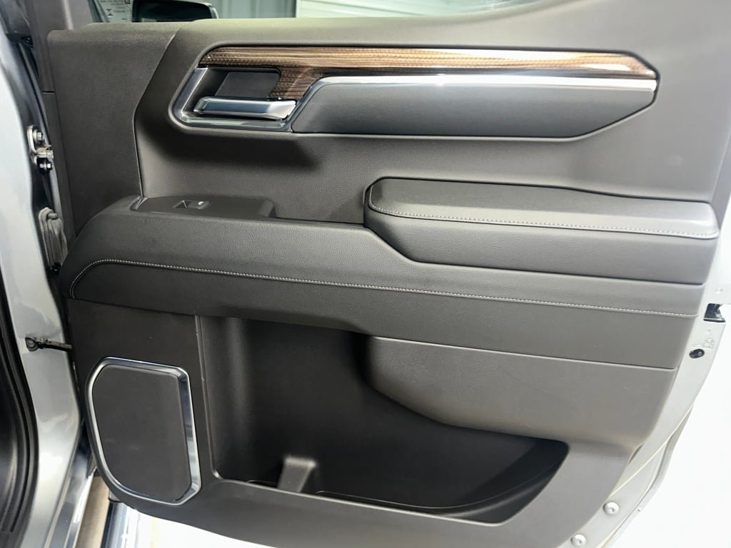 Used 2024 Sterling Gray Metallic Chevrolet LT image 29