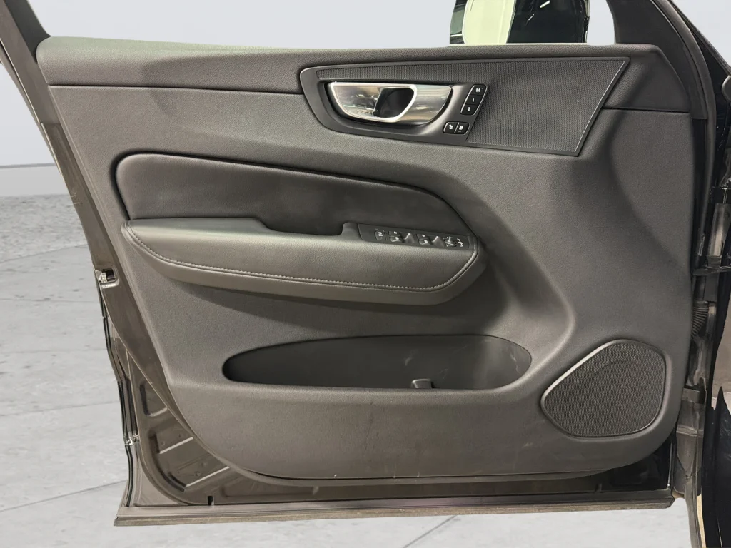 2024 Volvo XC60 Plus - Photo 39