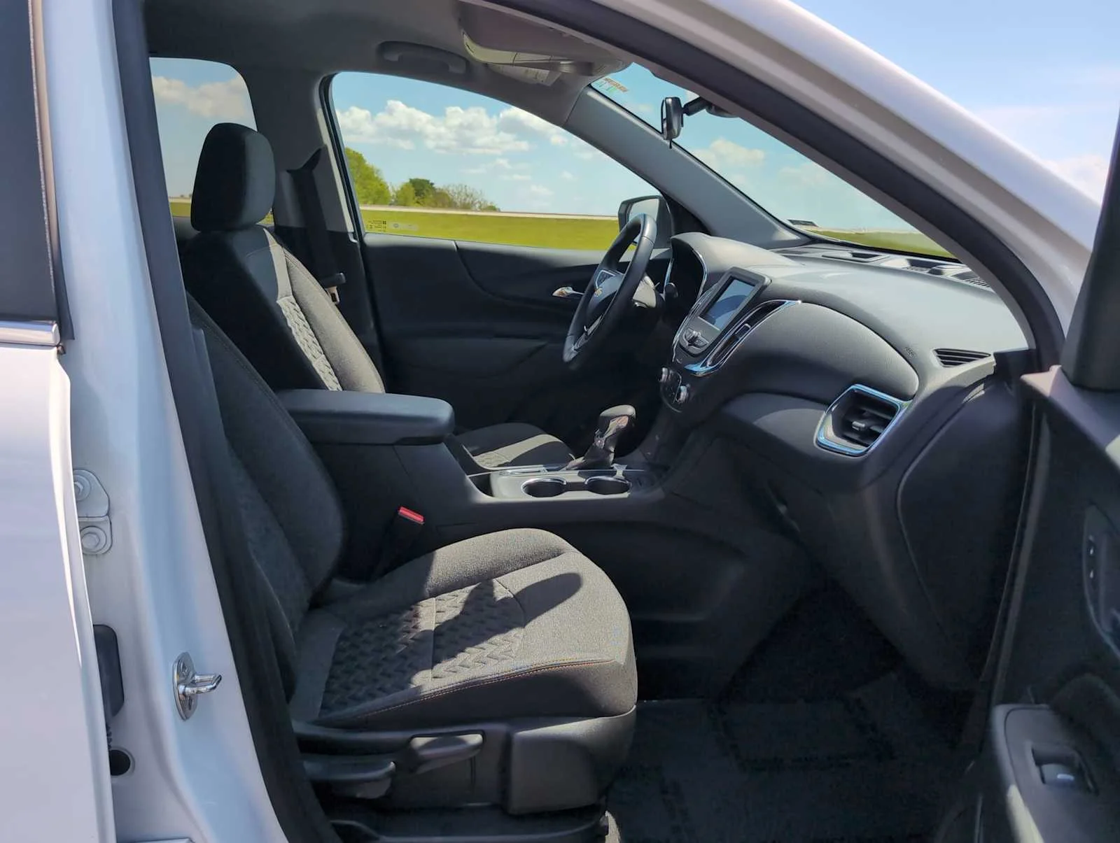 Used 2024 Summit White Chevrolet LT image 26
