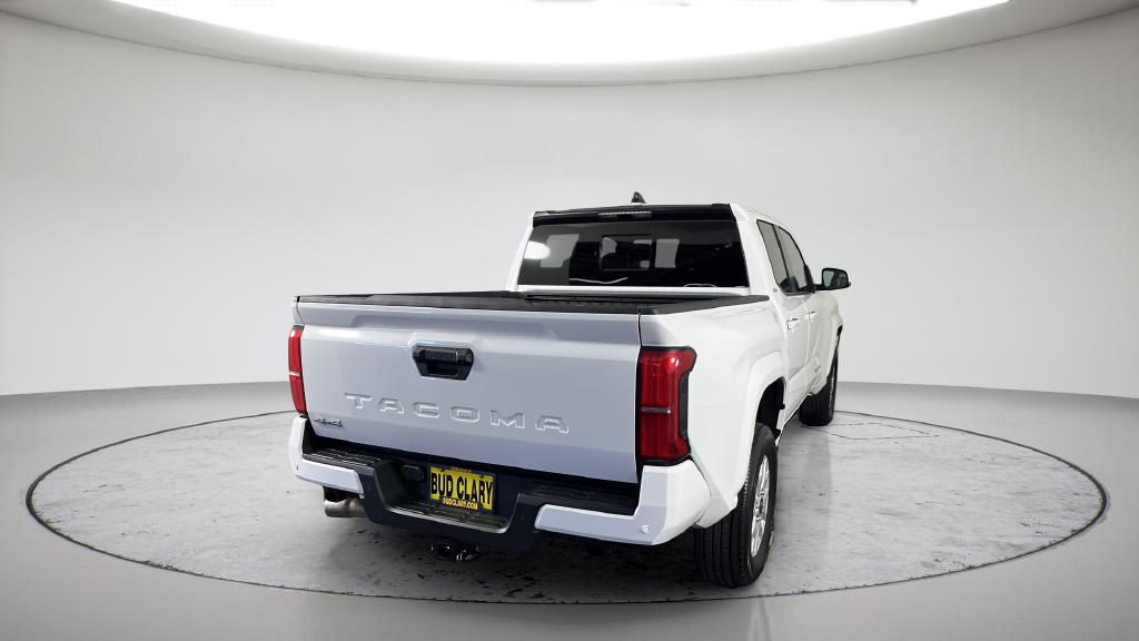 2025 Toyota Tacoma SR5 - Photo 8