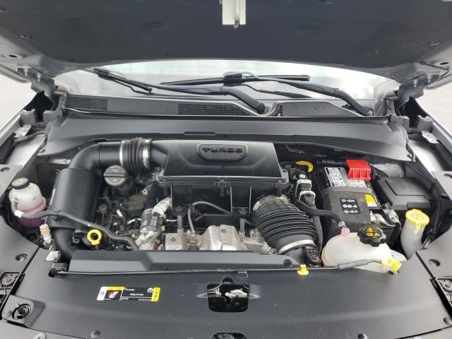 Used 2023 Silver Jeep Latitude image 11