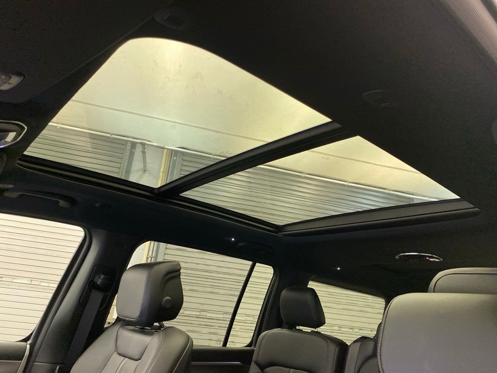 New 2026 Bright White Clear-Coat Exterior Paint Jeep Upland image 14