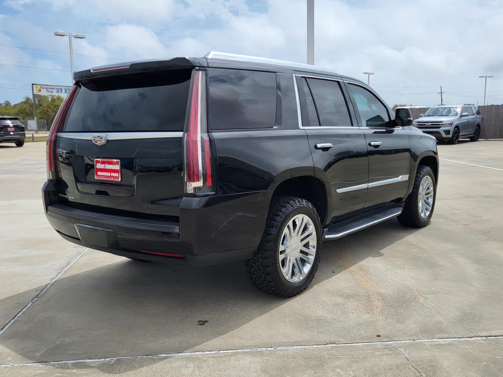 Used 2018 Black Raven Cadillac  image 5