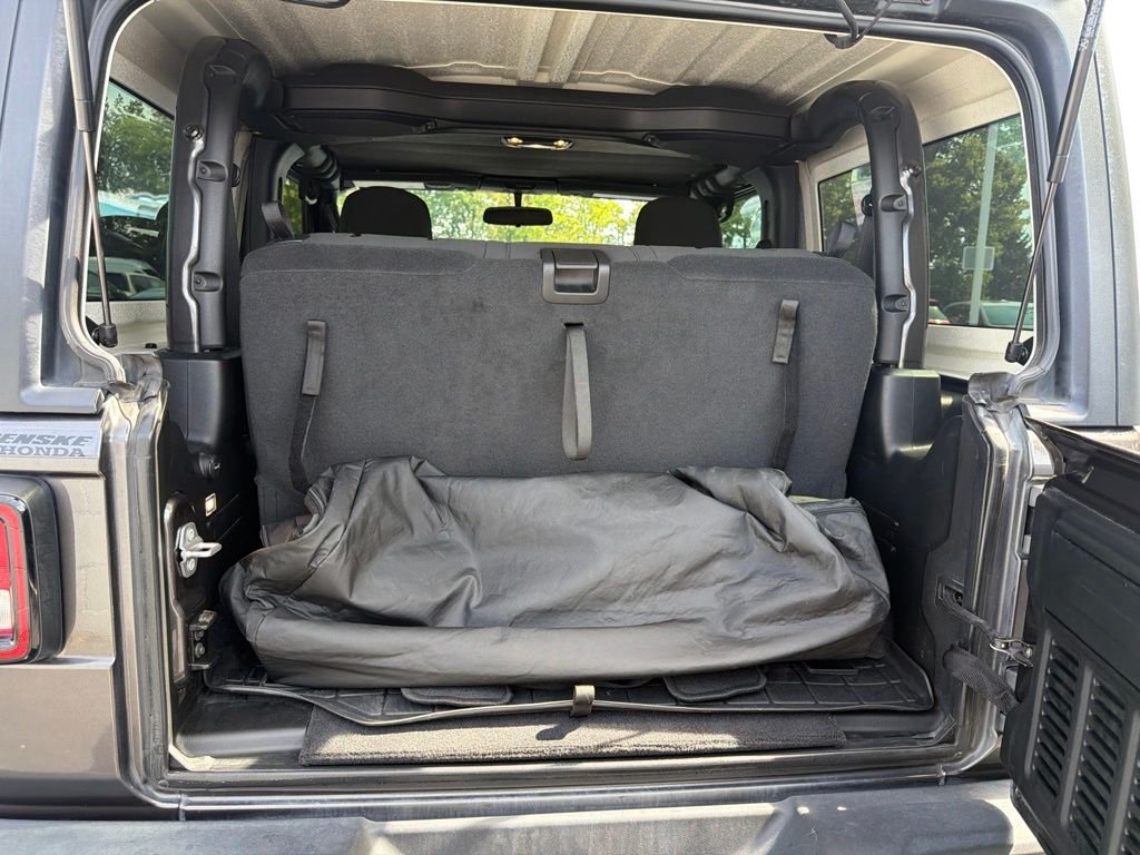 Used 2021 Crystal Metallic Jeep Willys image 19