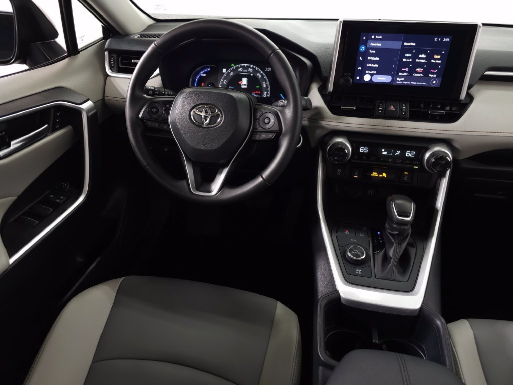 Used 2025 Black Toyota XLE Premium image 19