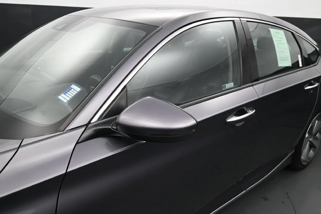 Used 2018 Modern Steel Metallic Honda Touring image 13