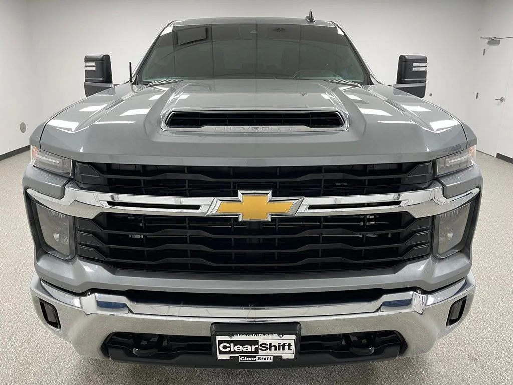 Used 2025 Gray Chevrolet LT image 3