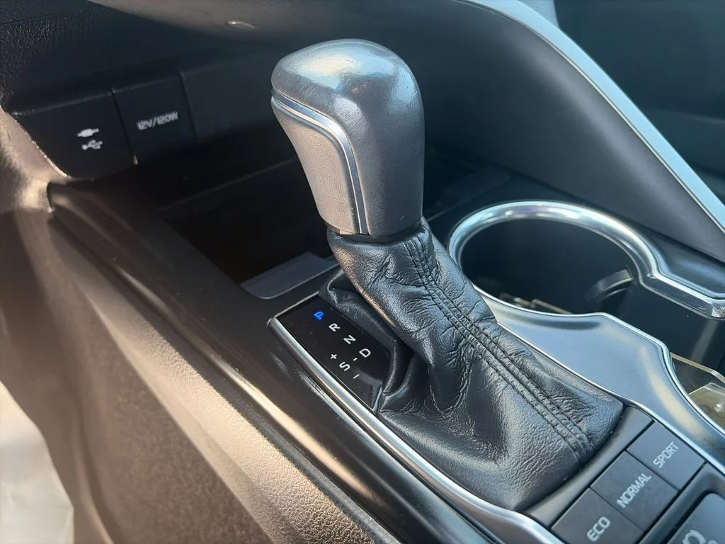 Used 2018 Black Toyota XSE V6 image 24