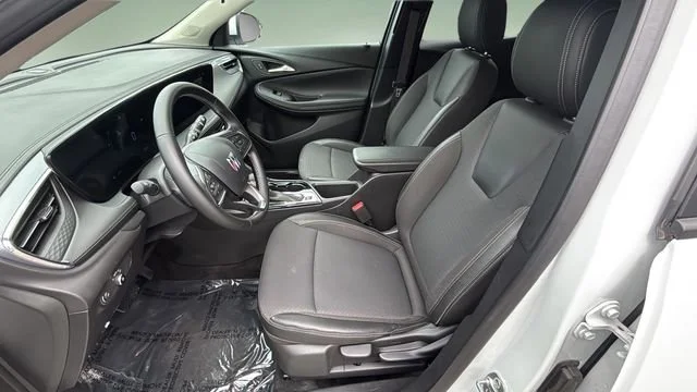 Used 2025 Summit White Buick Preferred image 18