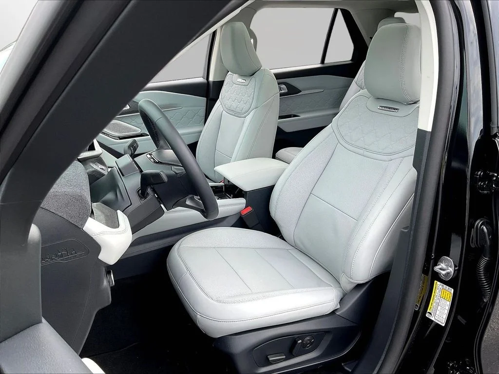 New 2026 Agate Black Metallic Ford Platinum™ image 27