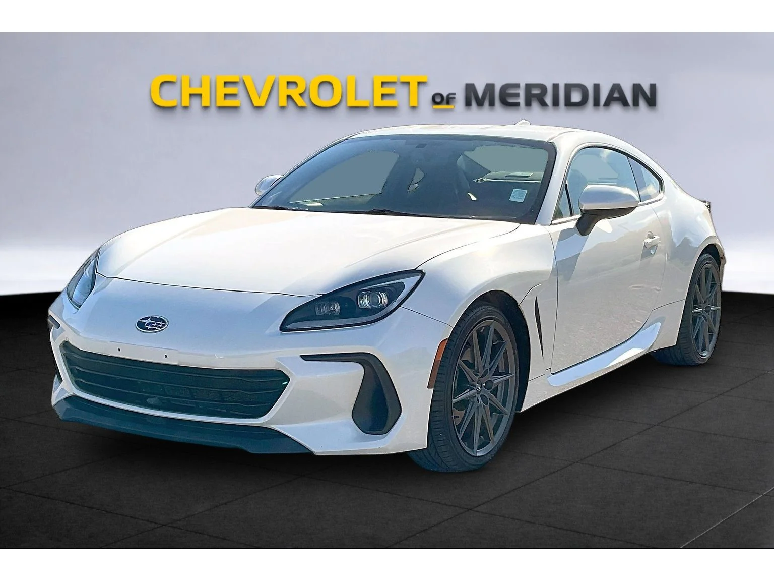 Used 2022 White Subaru Limited image 9