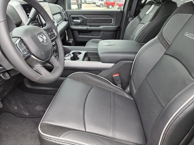 New 2026 Diamond Black Crystal Pearl-Coat Exterior Paint RAM Laramie image 19