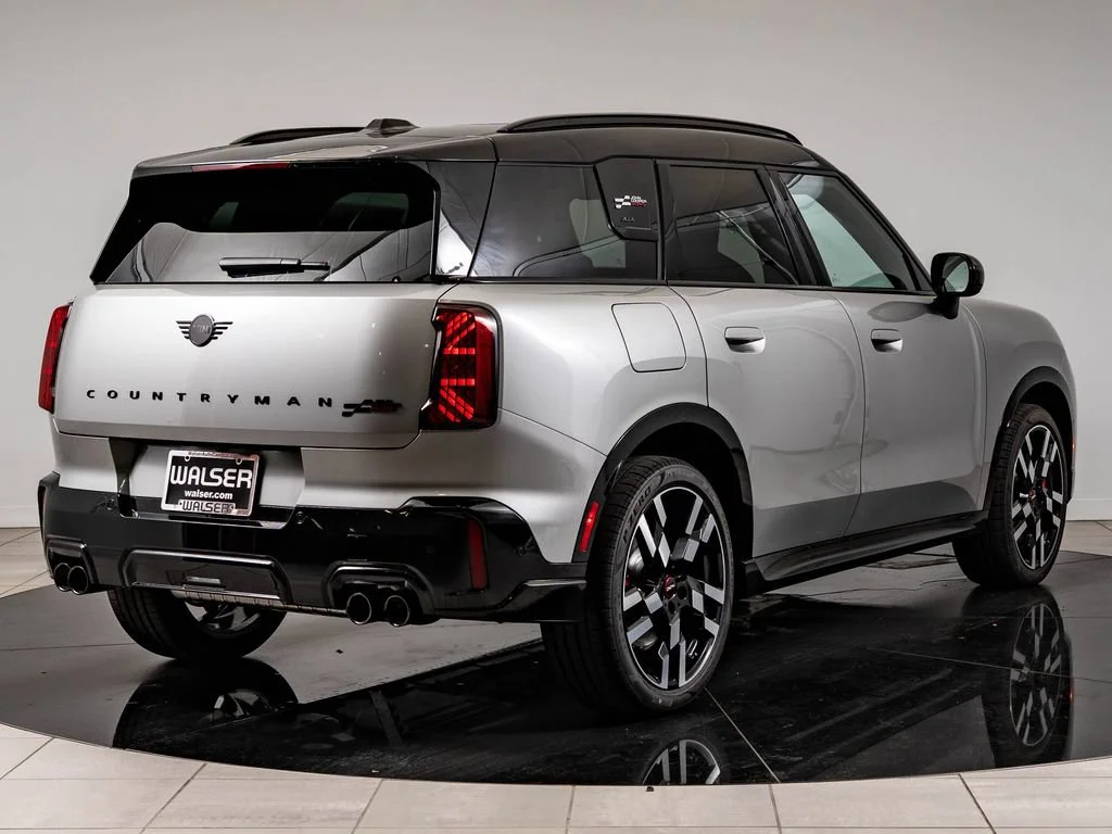 New 2027 Silver MINI Iconic image 10