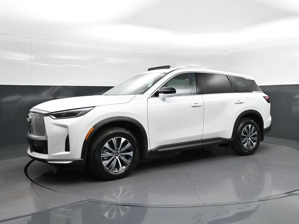 Certified Used 2026 White INFINITI PURE image 3