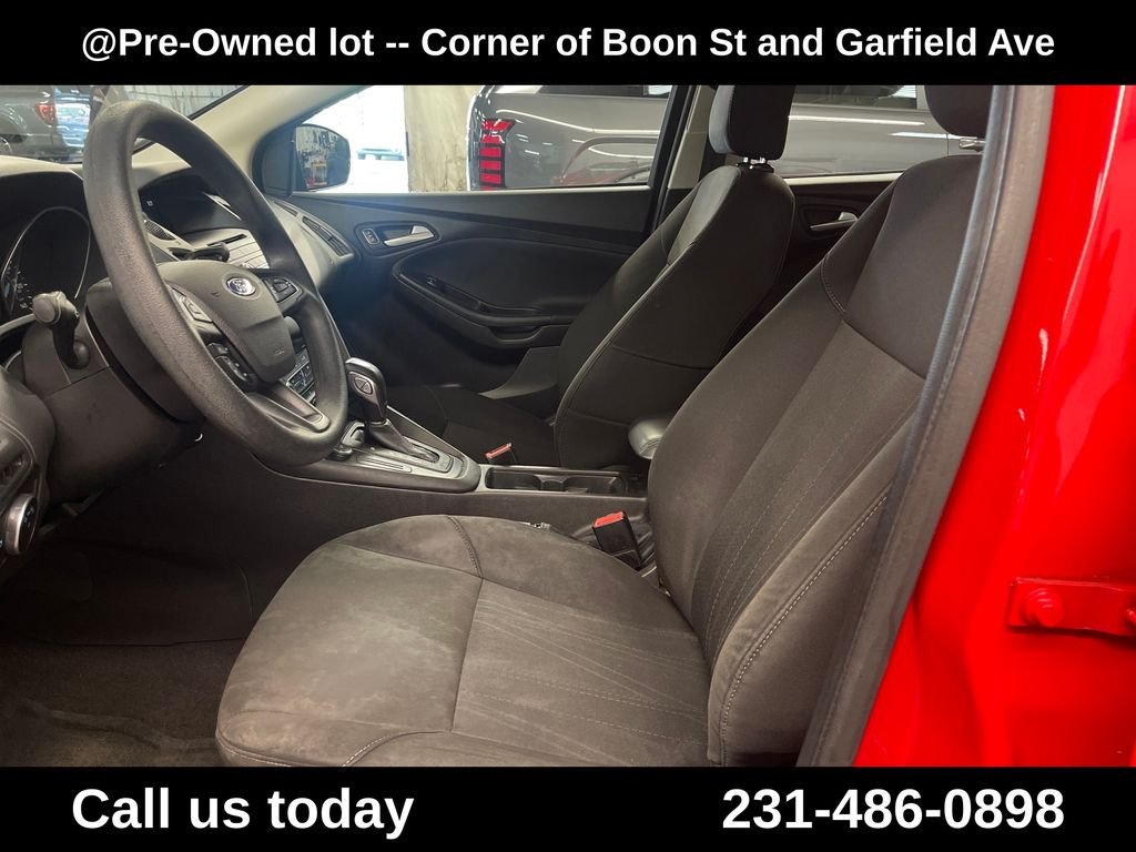 Used 2015 Red Ford SE image 14