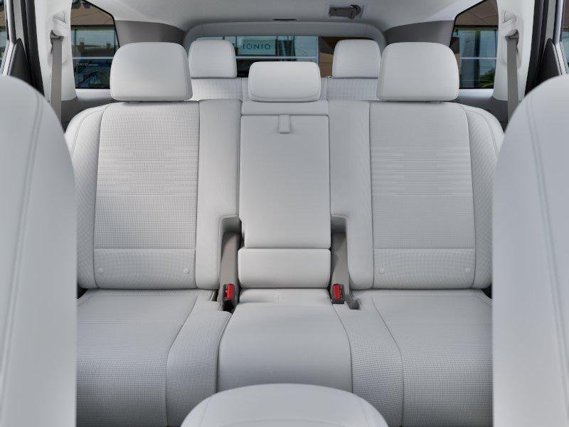 New 2027 Shimmering Silver Hyundai Limited FWD image 12