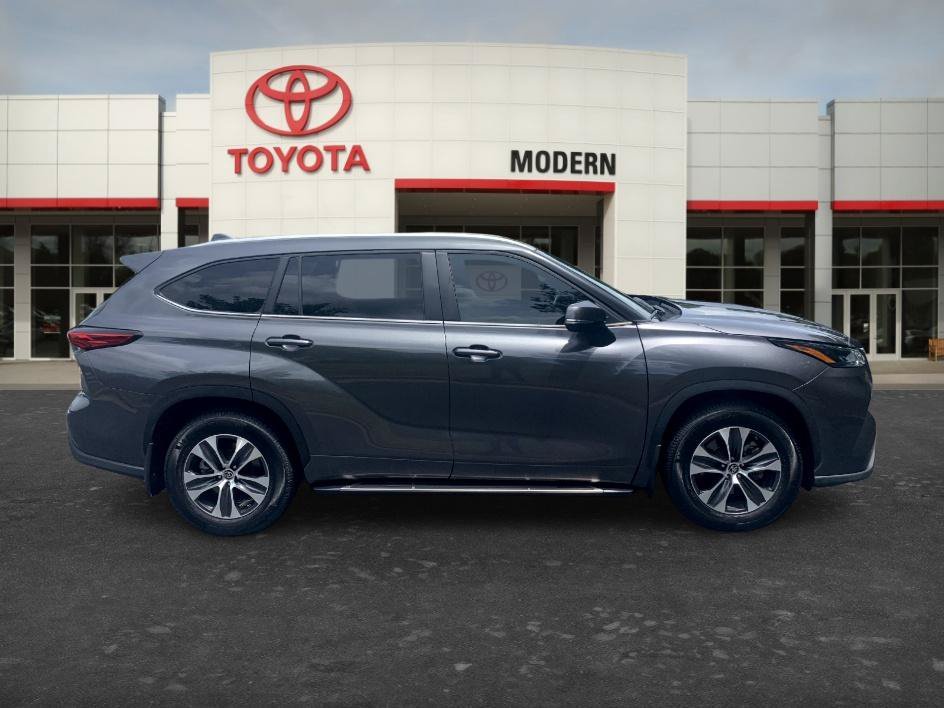 Used 2023 Magnetic Gray Metallic Toyota XLE image 4
