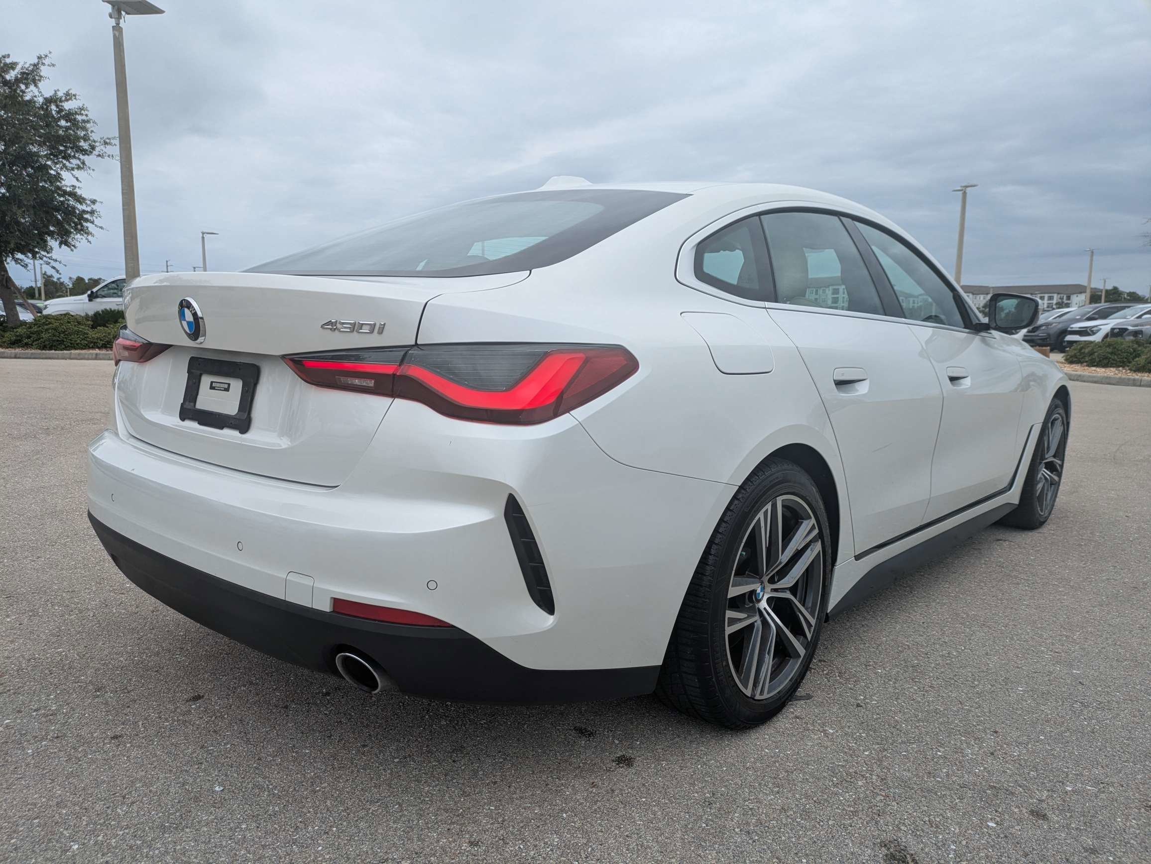 Used 2023 Alpine White BMW 430i image 5