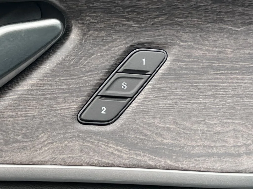 Used 2023 Black Jeep Limited image 17