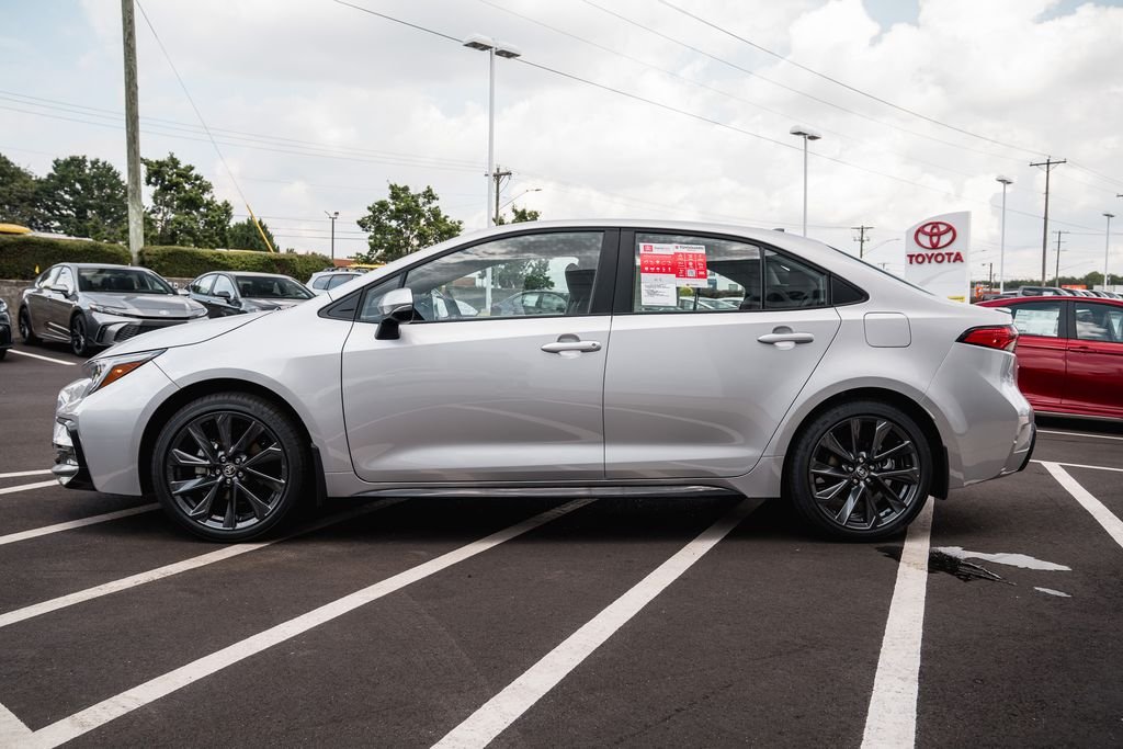 New 2026 Classic Silver Metallic Toyota SE image 4