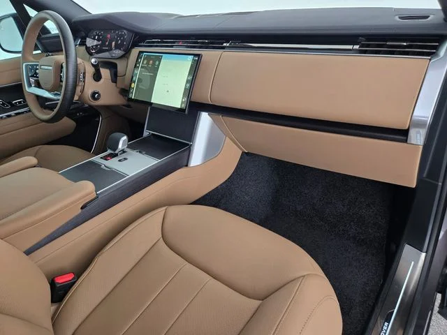 New 2026 Charente Grey Land Rover SE image 18