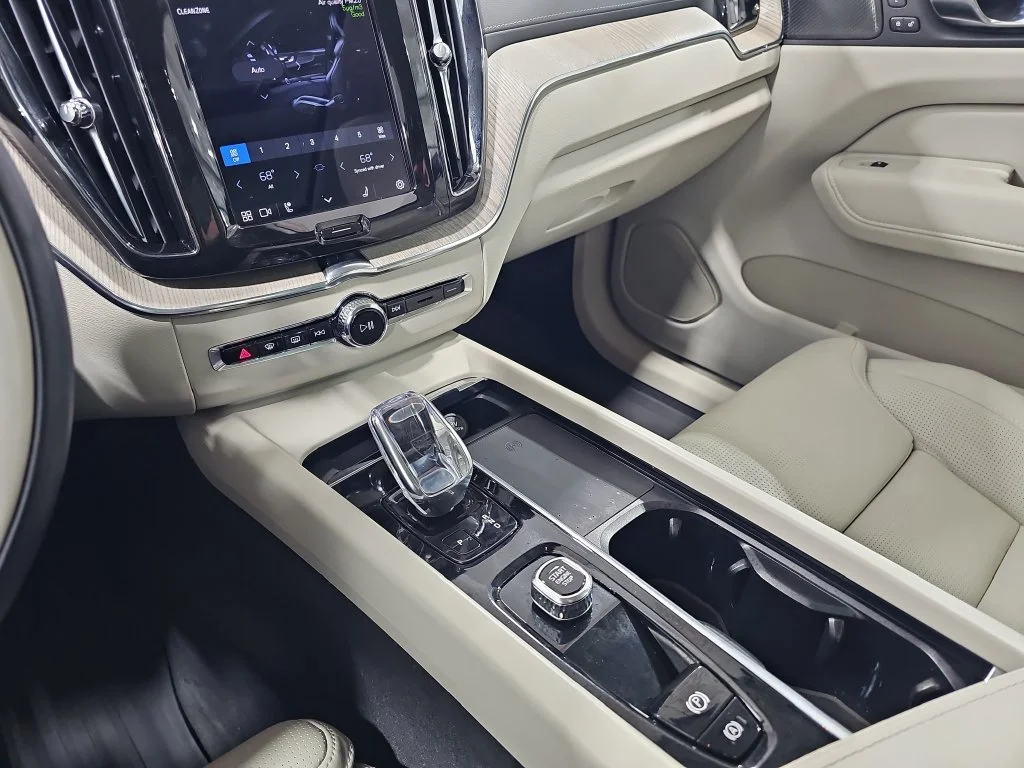 Used 2022 Brown Volvo T8 Inscription image 27