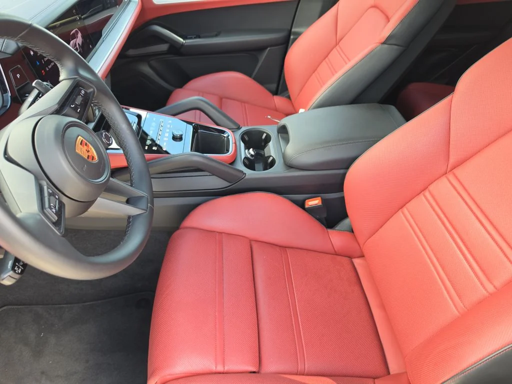 Used 2024 White Porsche Base image 18