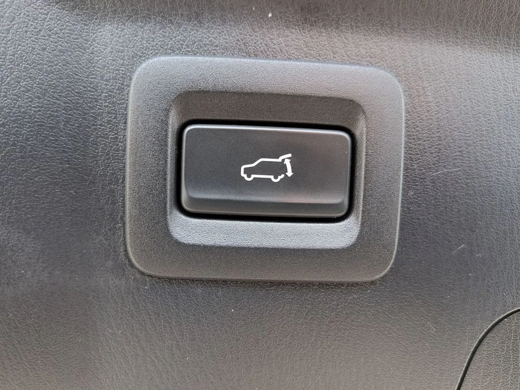 Used 2022 Red Mazda Signature image 30