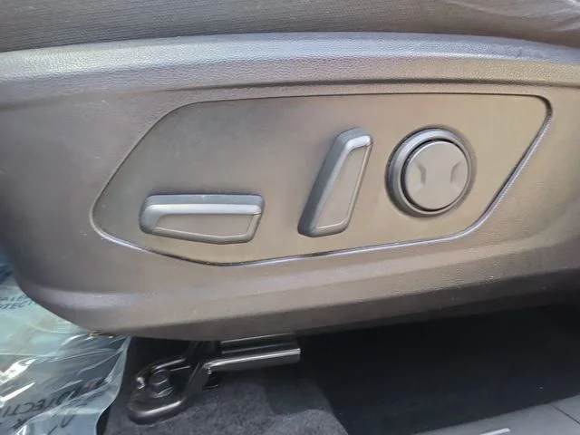 Used 2022 Gray Hyundai SEL image 28