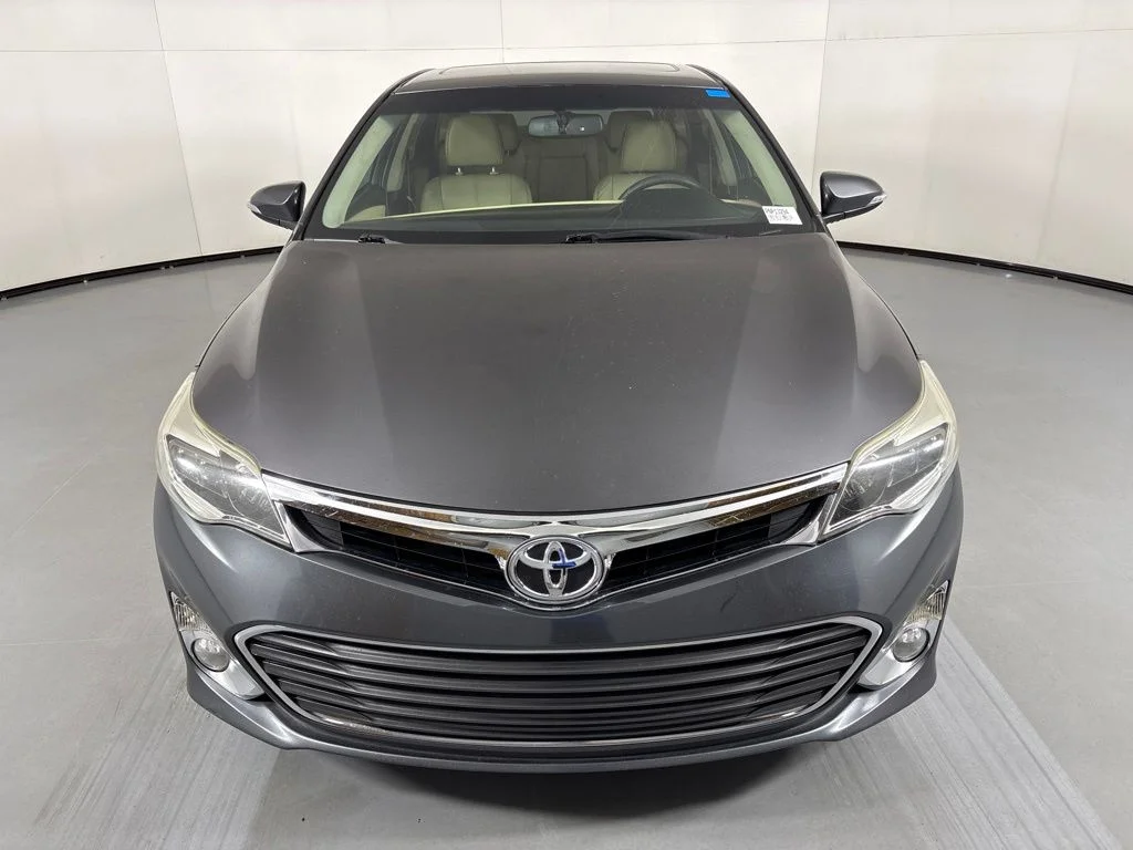 Used 2015 Gray Toyota XLE Touring image 3