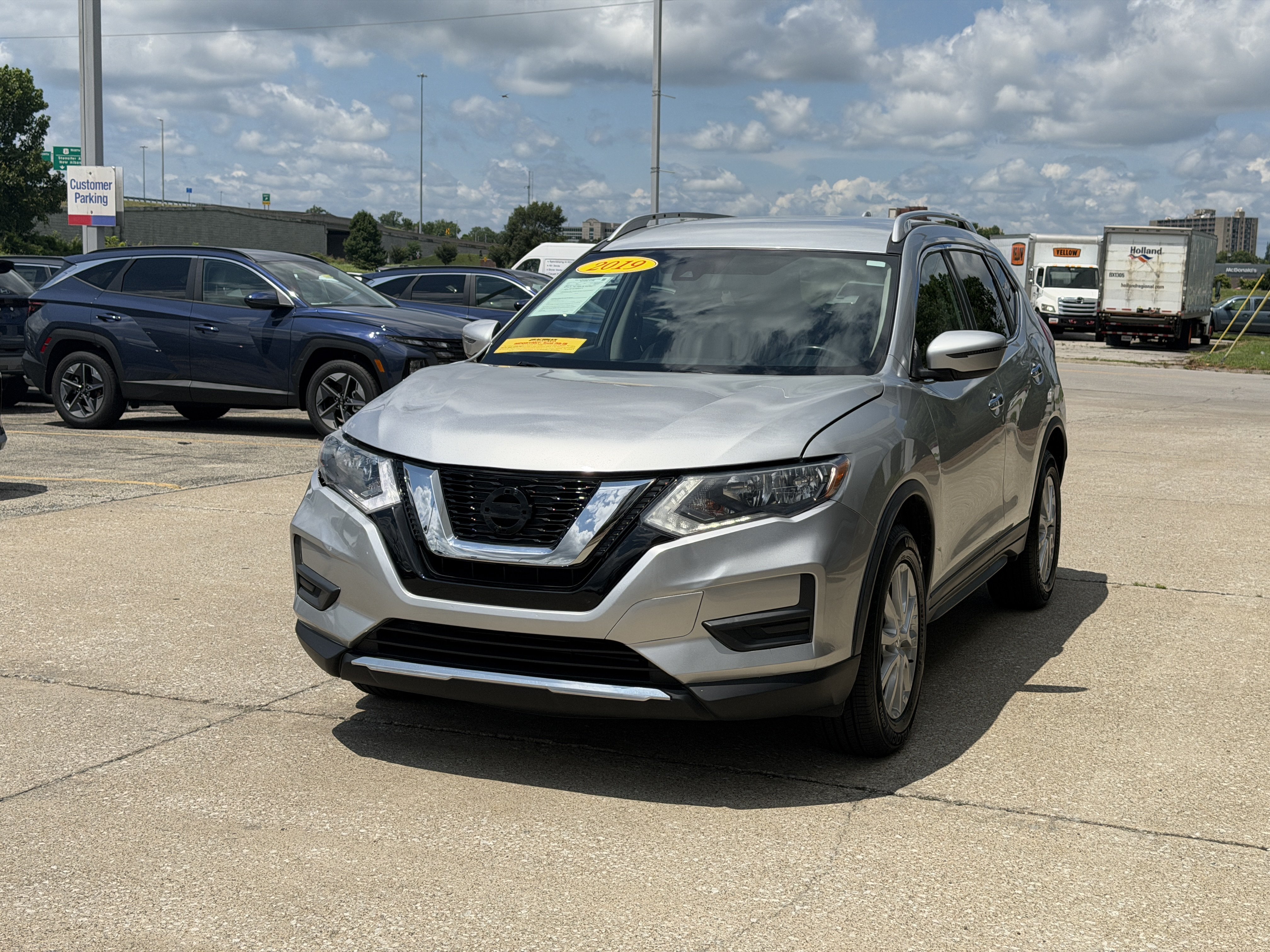 Used 2019 Brilliant Silver Metallic Nissan SV image 16