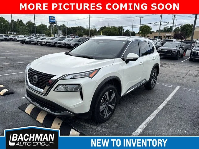 Used 2023 Pearl White Tricoat Nissan SL image 4