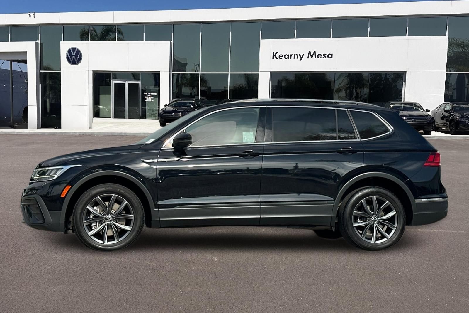 Certified Used 2022 Deep Black Volkswagen 2.0T SE image 7