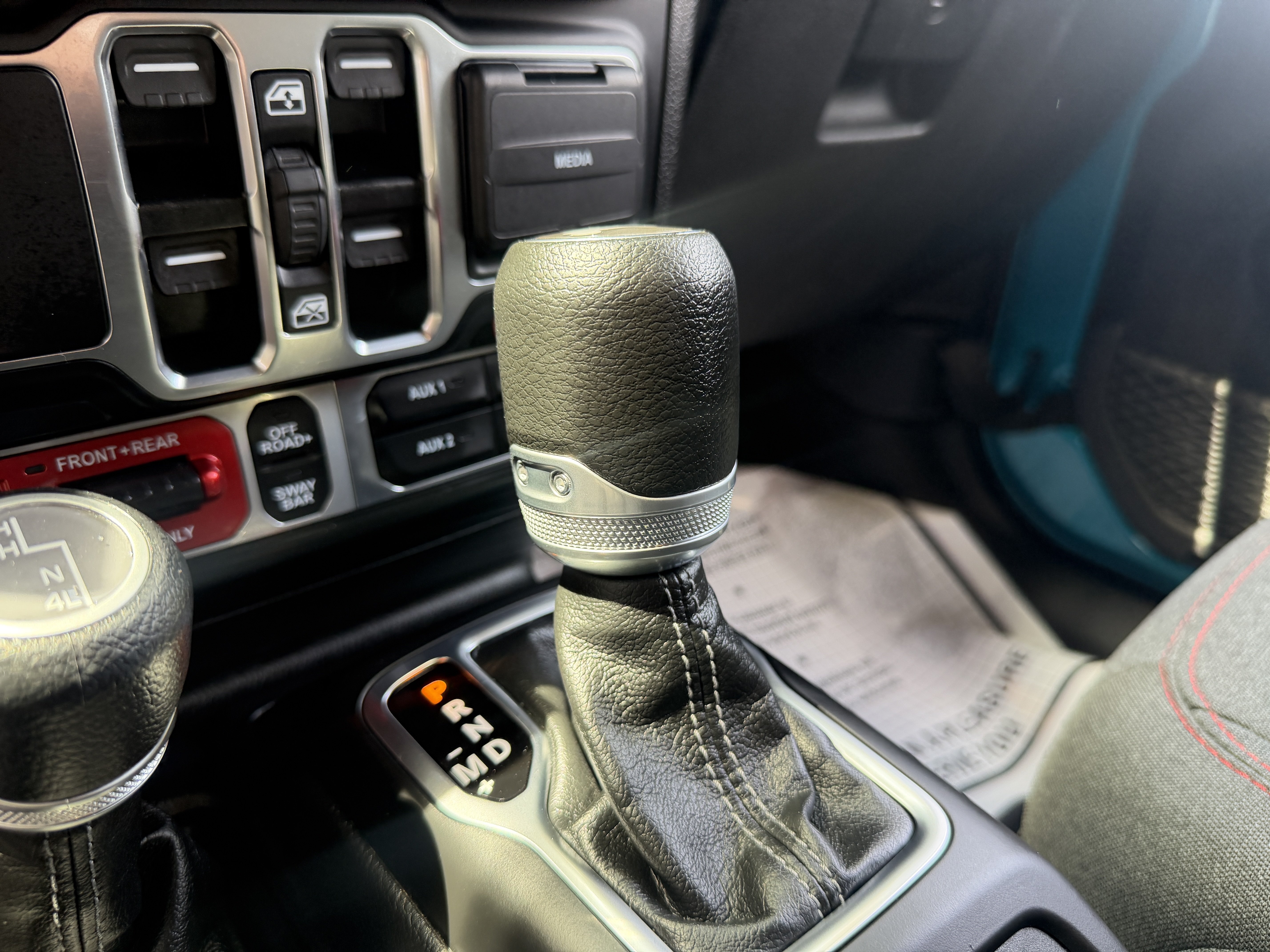 Used 2024 Bikini Pearl Coat Jeep Rubicon image 51