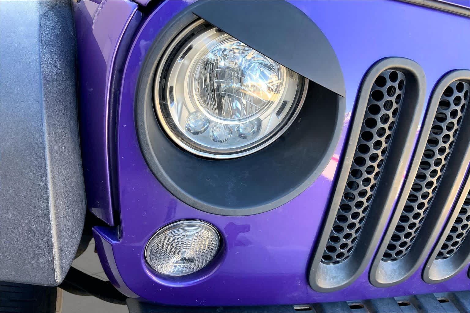 Used 2018 Xtreme Purple Pearlcoat Jeep Sport S image 27